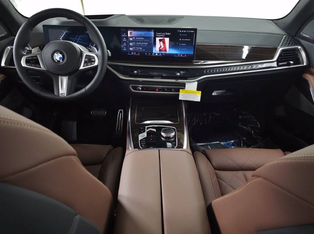 Used 2027 BMW X7 xDrive40i w/ M Sport Package AWD/4WD image 8