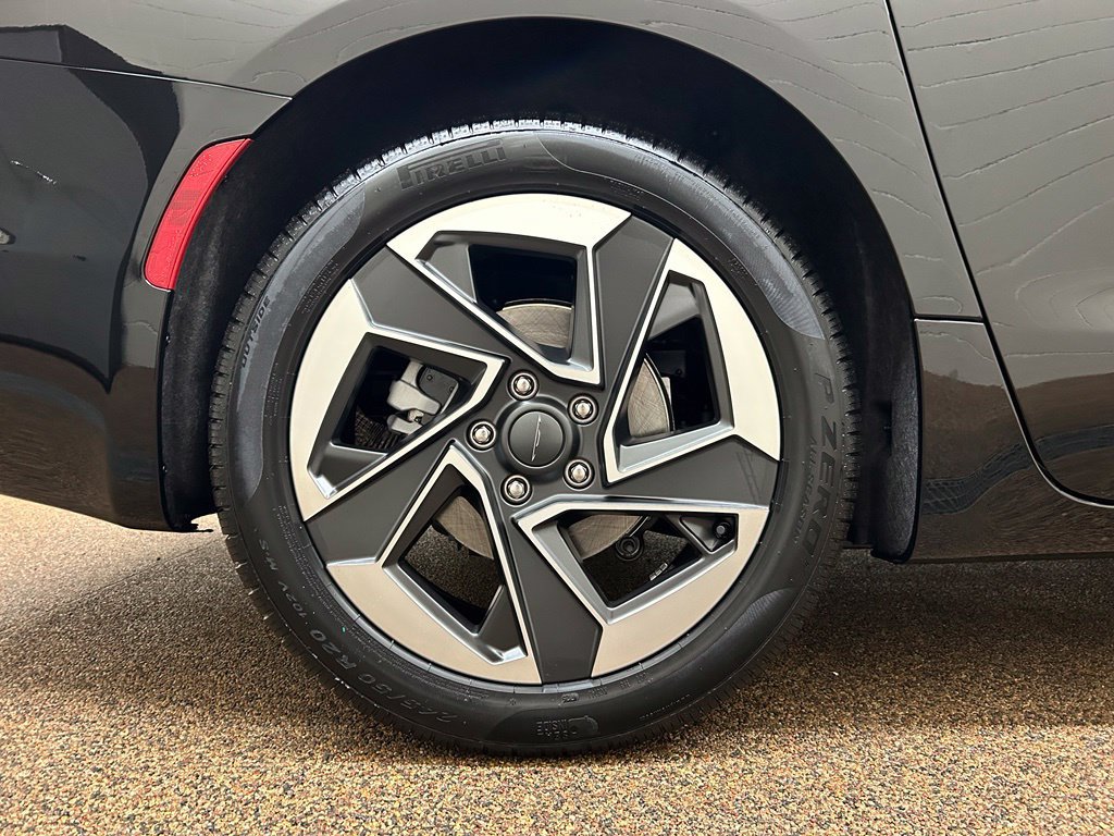 New 2027 Chrysler Pacifica Limited FWD image 28