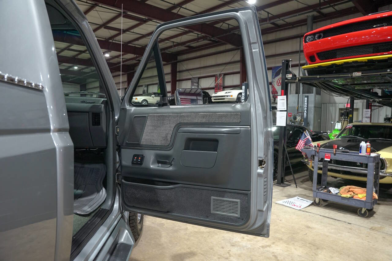Used 1990 Ford F150 4x4 Regular Cab image 38