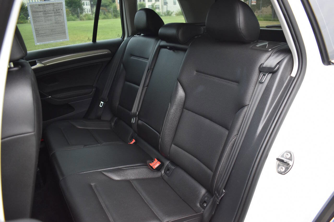 Used 2017 Volkswagen Golf Alltrack SE image 14