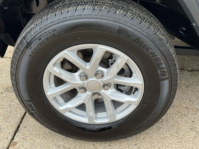 Used 2023 Jeep Wrangler Sport S image 20