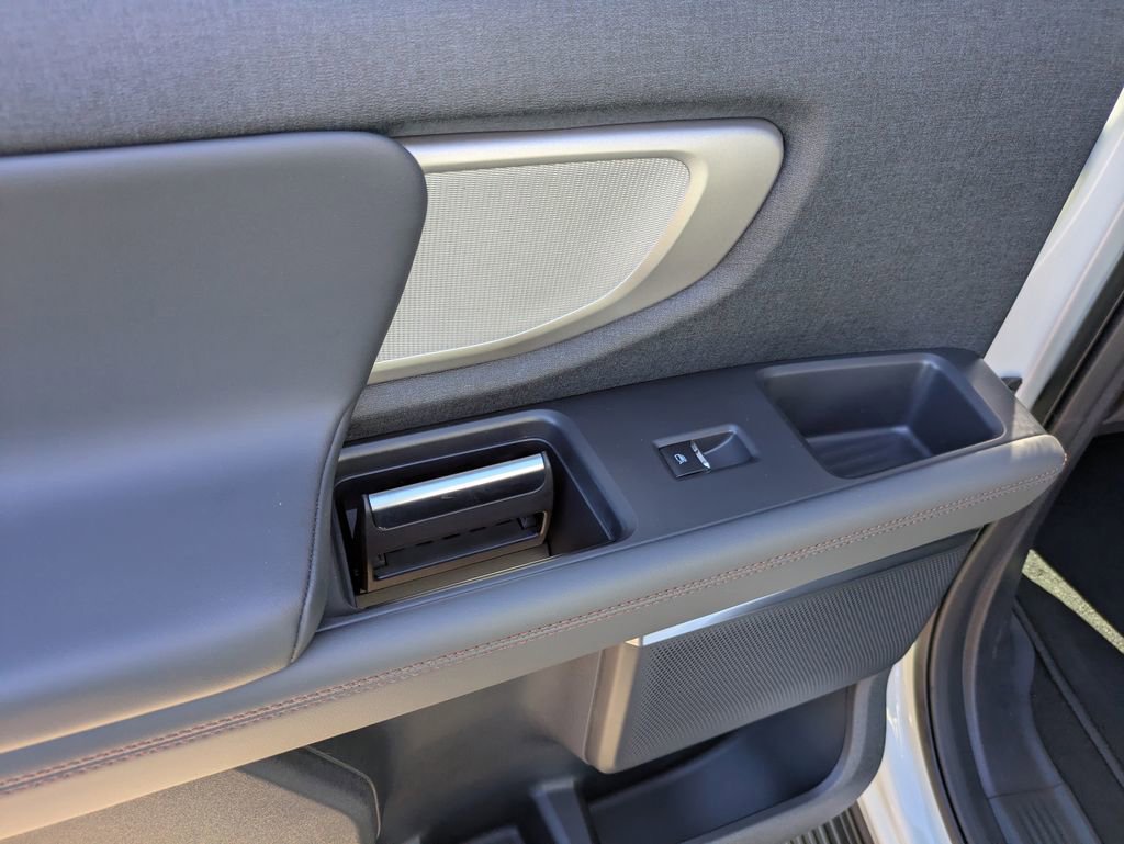 New 2025 Ford Expedition Active image 9