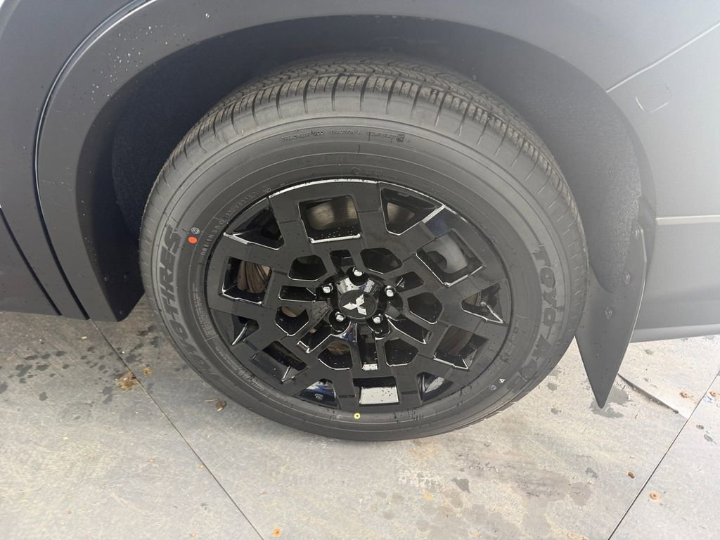 New 2026 Mitsubishi Outlander AWD image 37