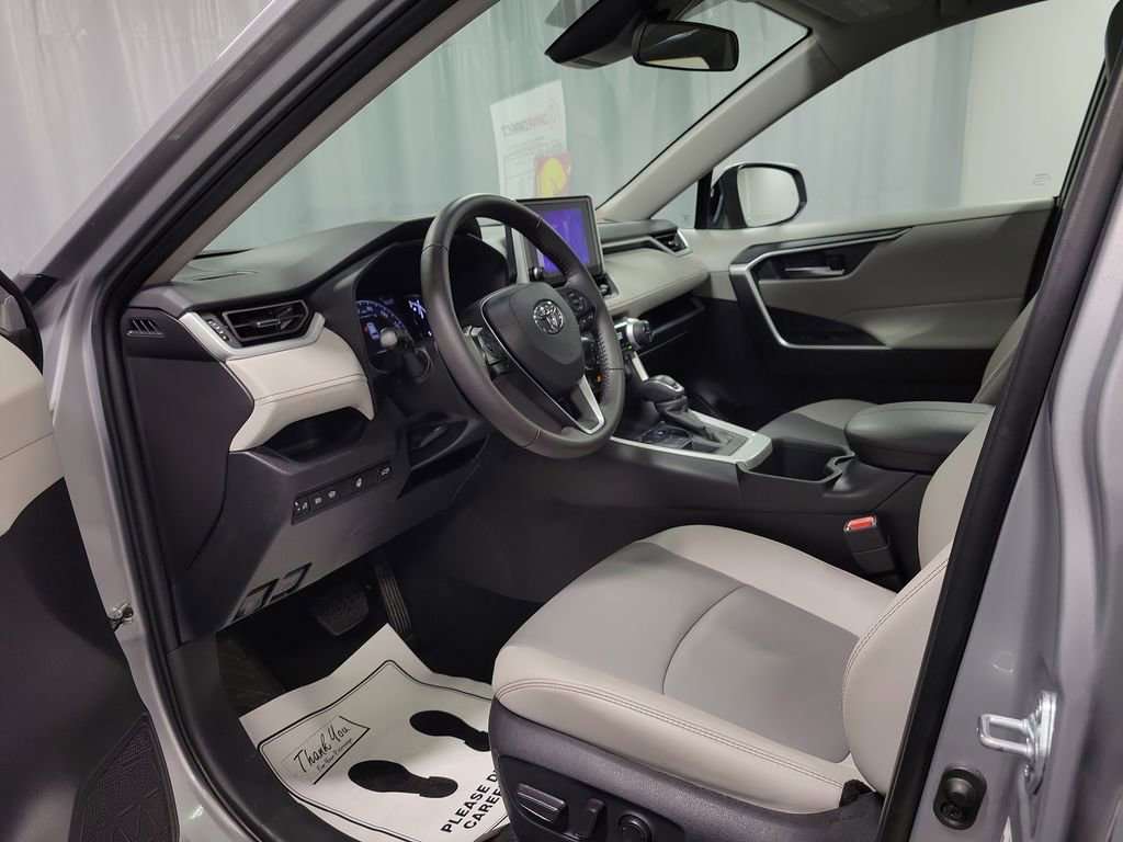 Used 2024 Toyota RAV4 XLE Premium image 12