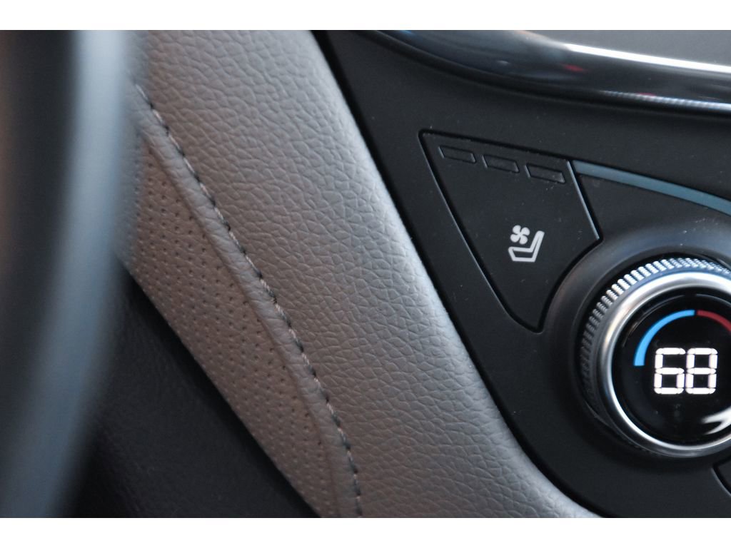 Used 2018 Chevrolet Equinox Premier image 38