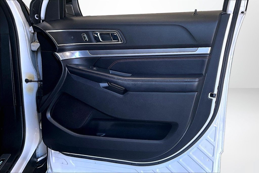 Used 2018 Ford Explorer Sport AWD/4WD image 29