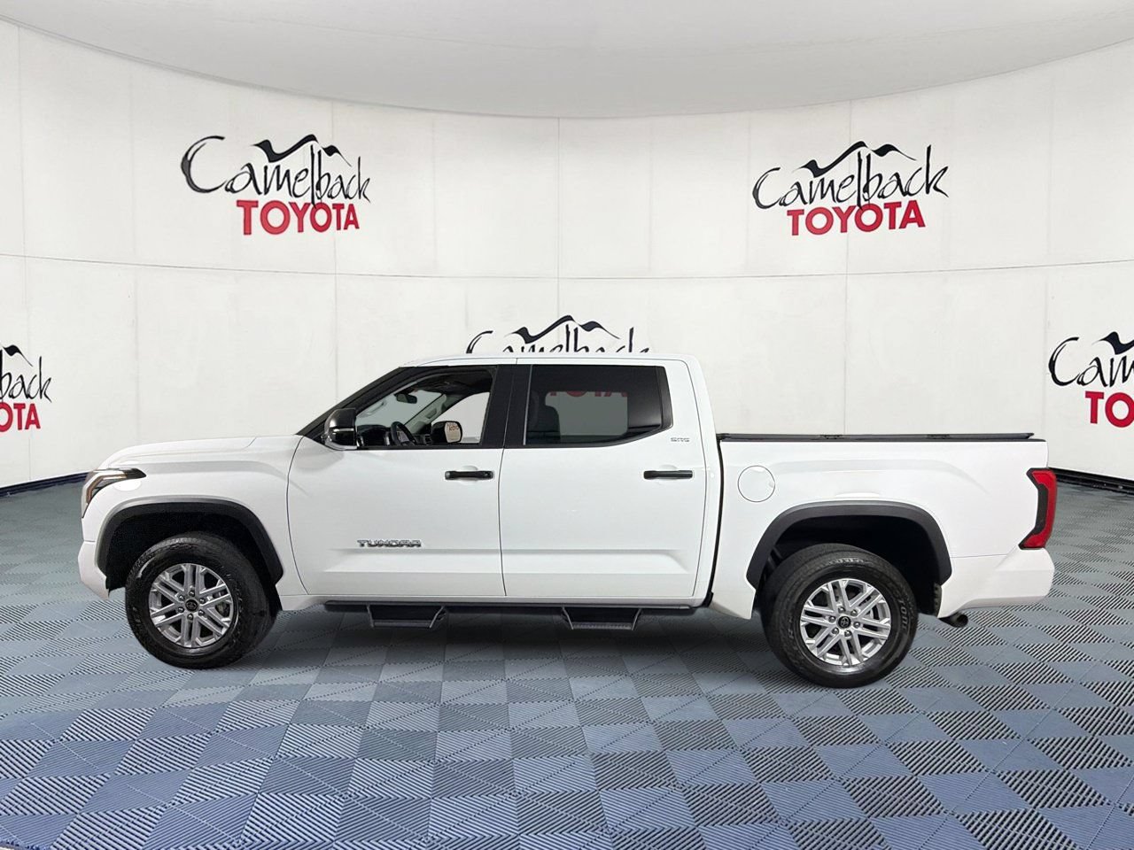 Used 2024 Toyota Tundra SR5 w/ SR5 Convenience Package AWD/4WD image 4
