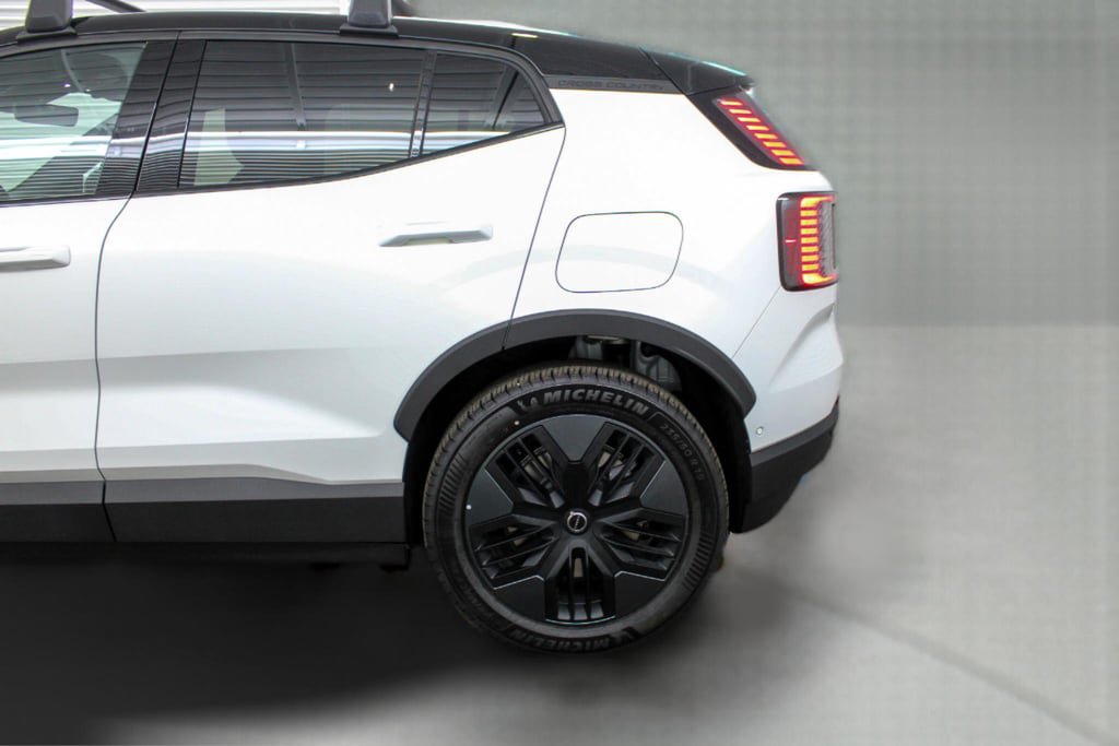 New 2026 Volvo EX30 Cross Country Ultra w/ Protection Package Premier AWD/4WD image 33