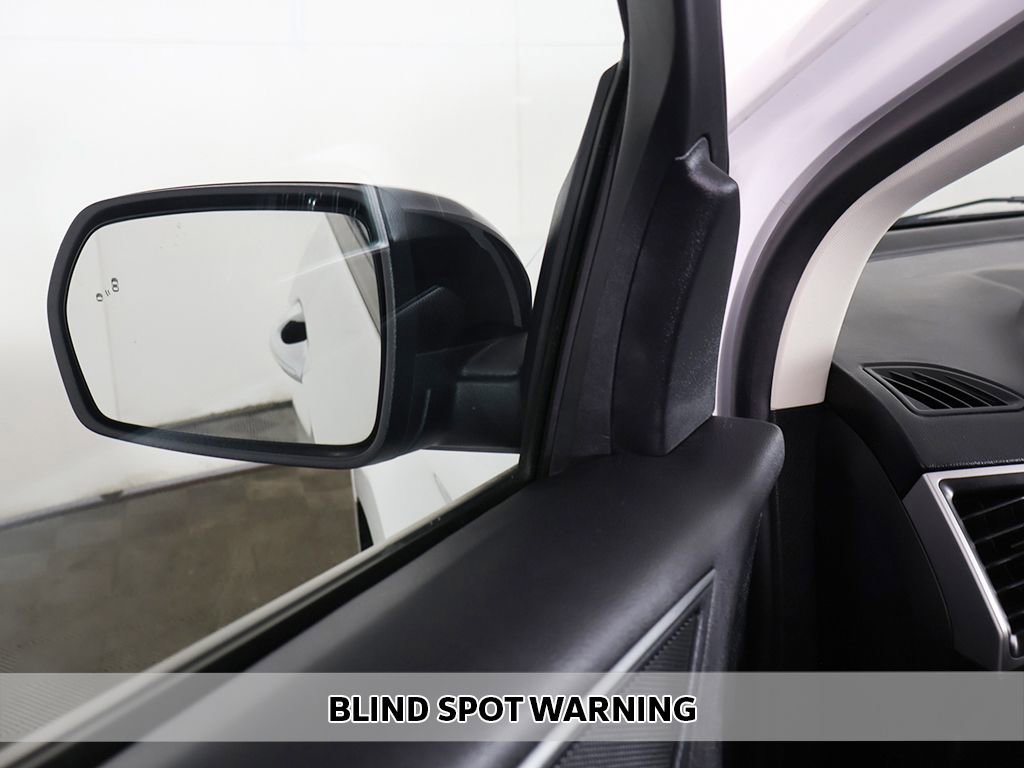 Used 2024 Ford Edge SE w/ Black Appearance Package image 3