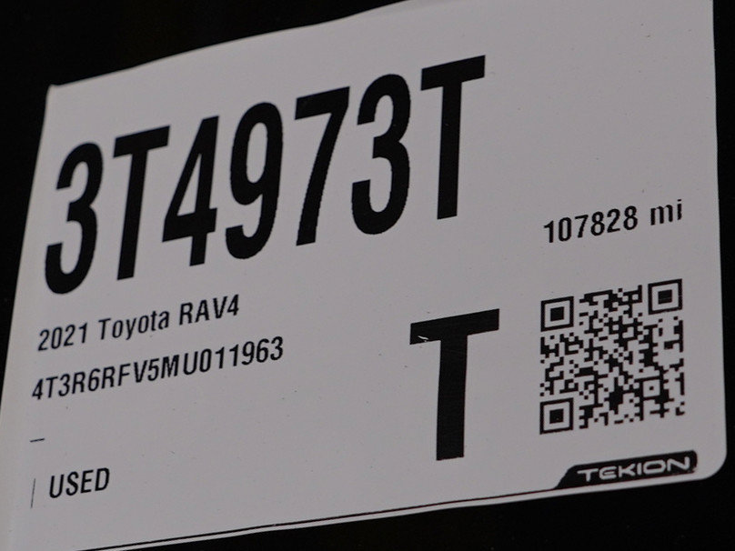 Used 2021 Toyota RAV4 XLE w/ XLE Grade Weather Package AWD/4WD image 30
