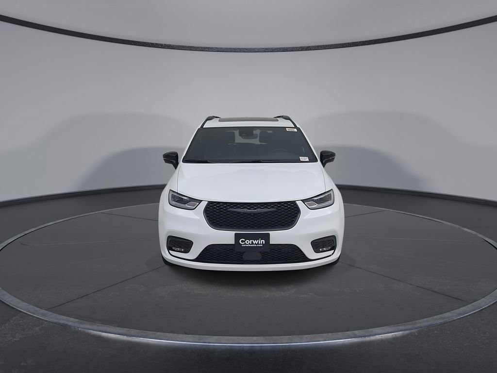 New 2026 Chrysler Pacifica Limited image 5