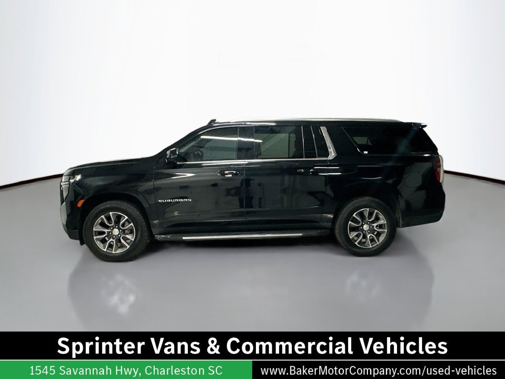 Used 2021 Chevrolet Suburban LT w/ Luxury Package RWD image 2