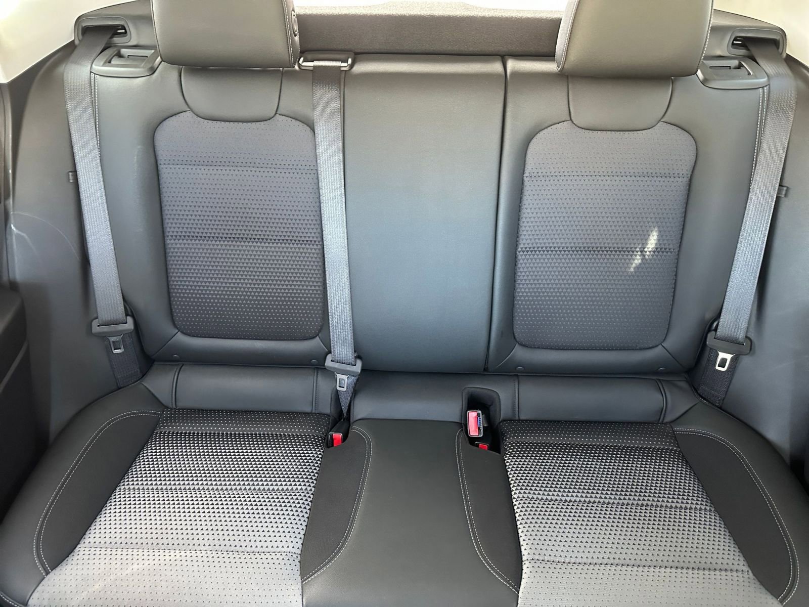 Used 2025 Chevrolet Trax LT image 37