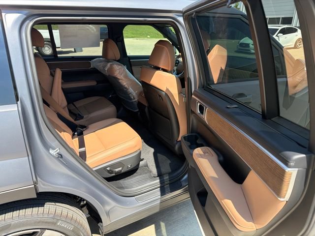 New 2027 Hyundai Santa Fe Limited FWD image 23