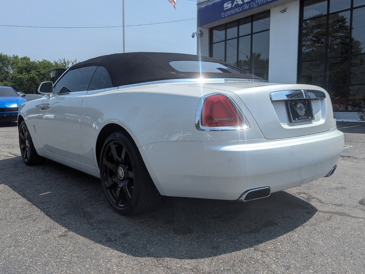 Used 2018 Rolls-Royce Dawn image 9