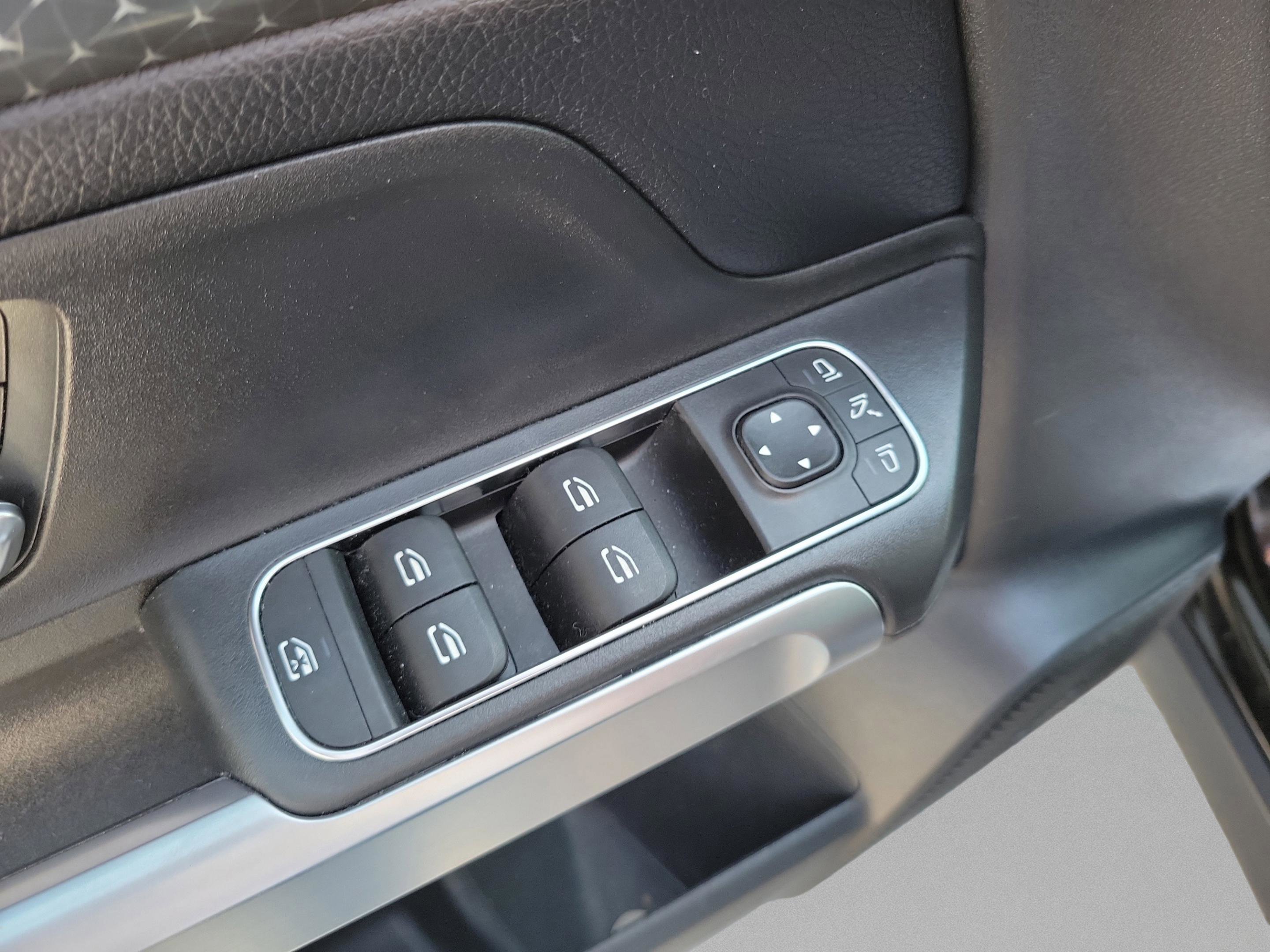 Used 2024 Mercedes-Benz GLB 250 image 15