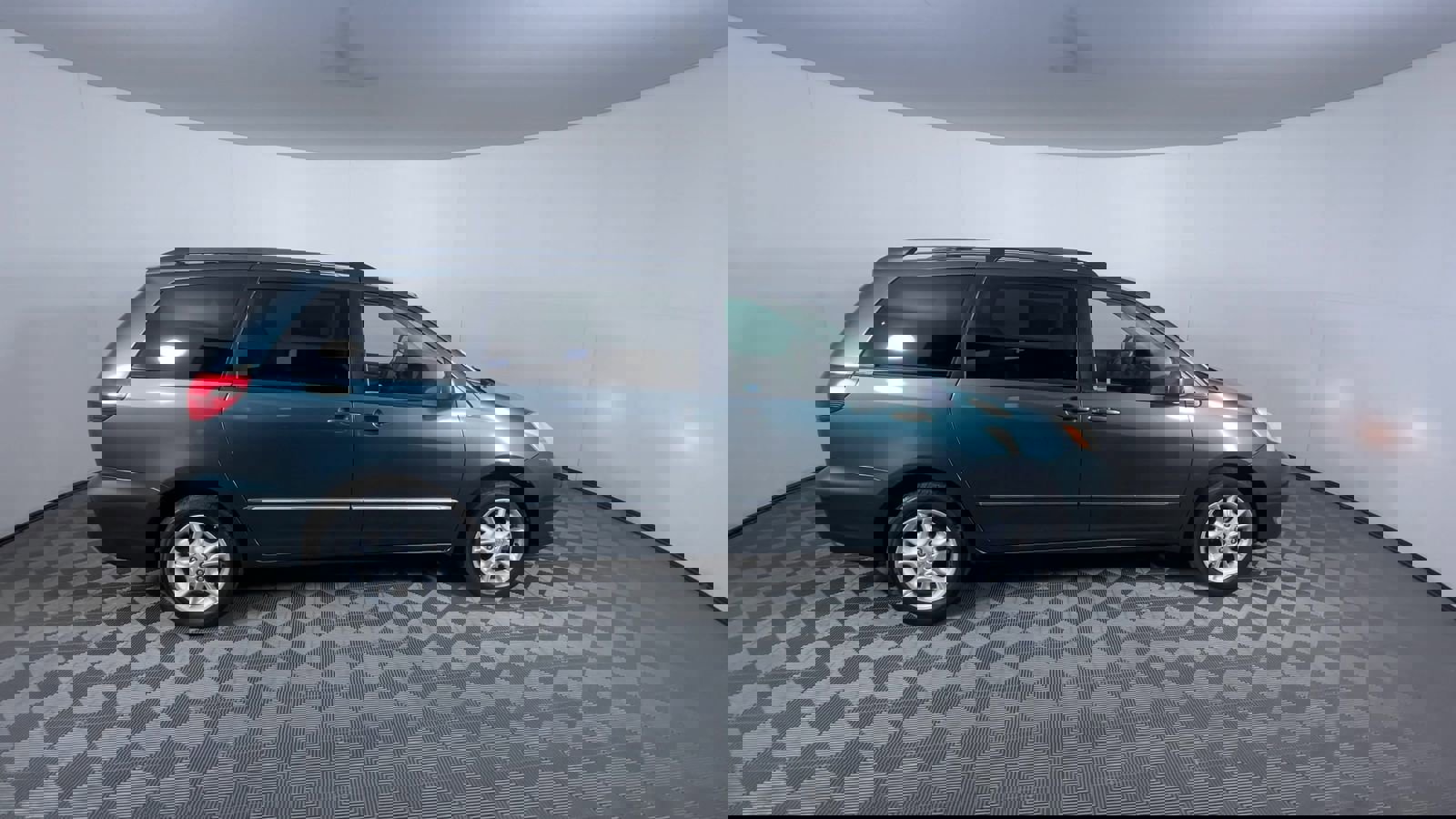 Used 2005 Toyota Sienna XLE Limited image 9