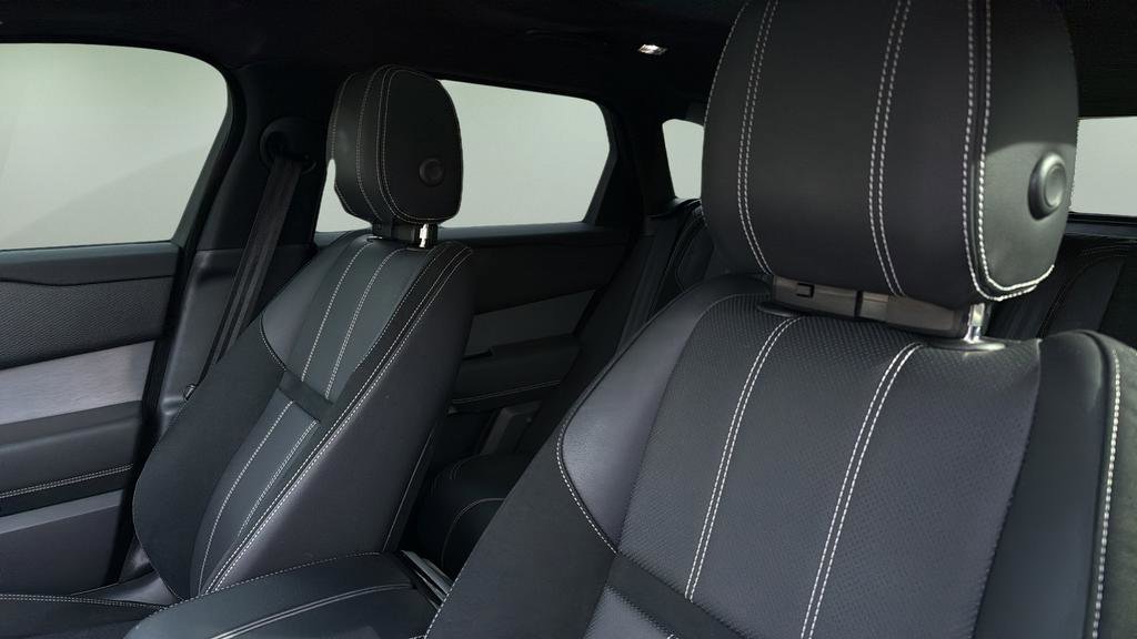 Used 2021 Land Rover Range Rover Velar R-Dynamic S image 11