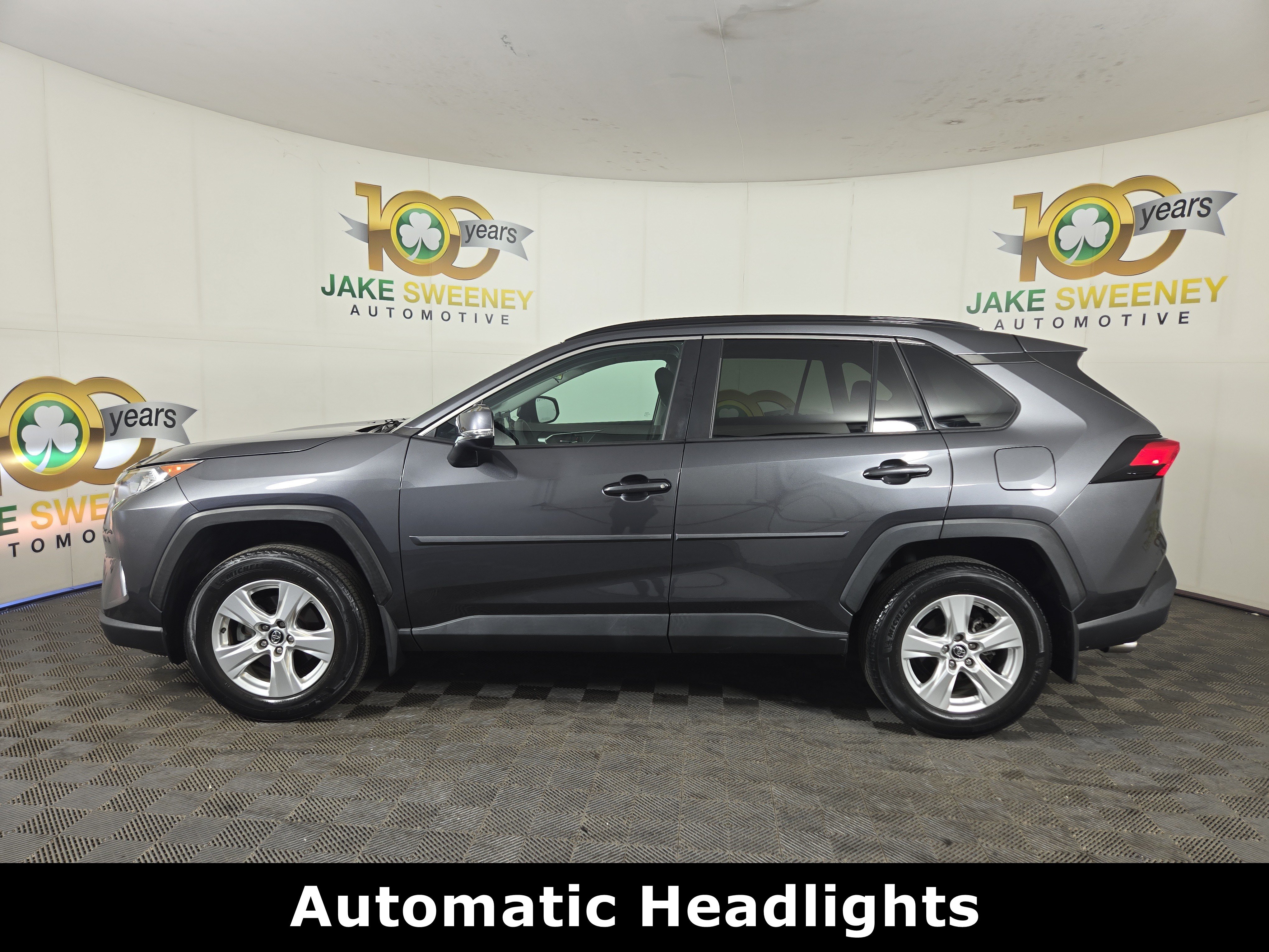 Used 2020 Toyota RAV4 XLE w/ Convenience Package FWD image 6