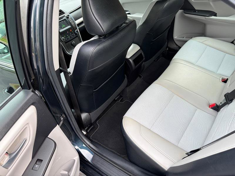 Used 2016 Toyota Camry SE image 24