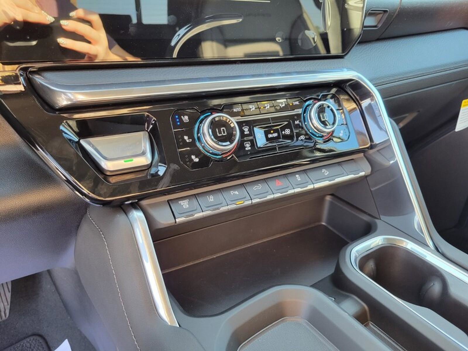 New 2026 GMC Sierra 2500 Denali w/ Denali Reserve Package image 17