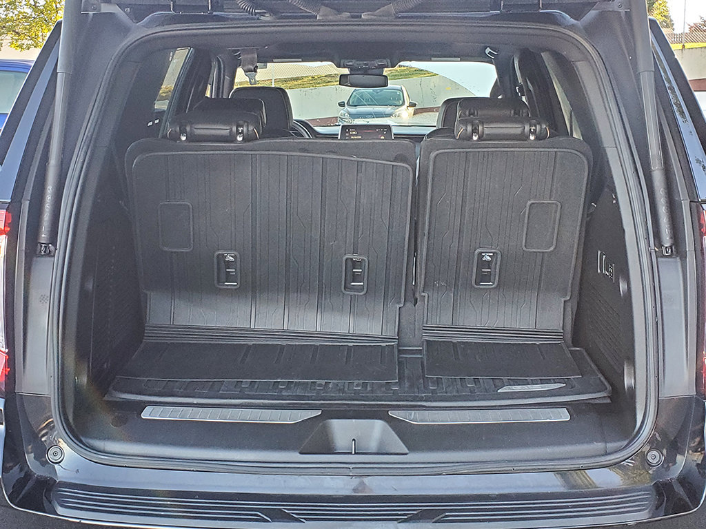 Used 2023 GMC Yukon AT4 w/ LPO, Floor Liner Package AWD/4WD image 7