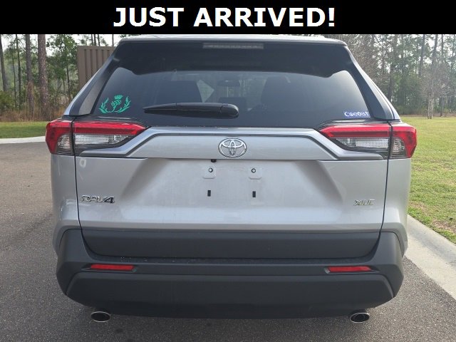 Used 2025 Toyota RAV4 XLE w/ Convenience Package image 4