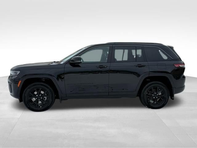 New 2026 Jeep Grand Cherokee Altitude image 4