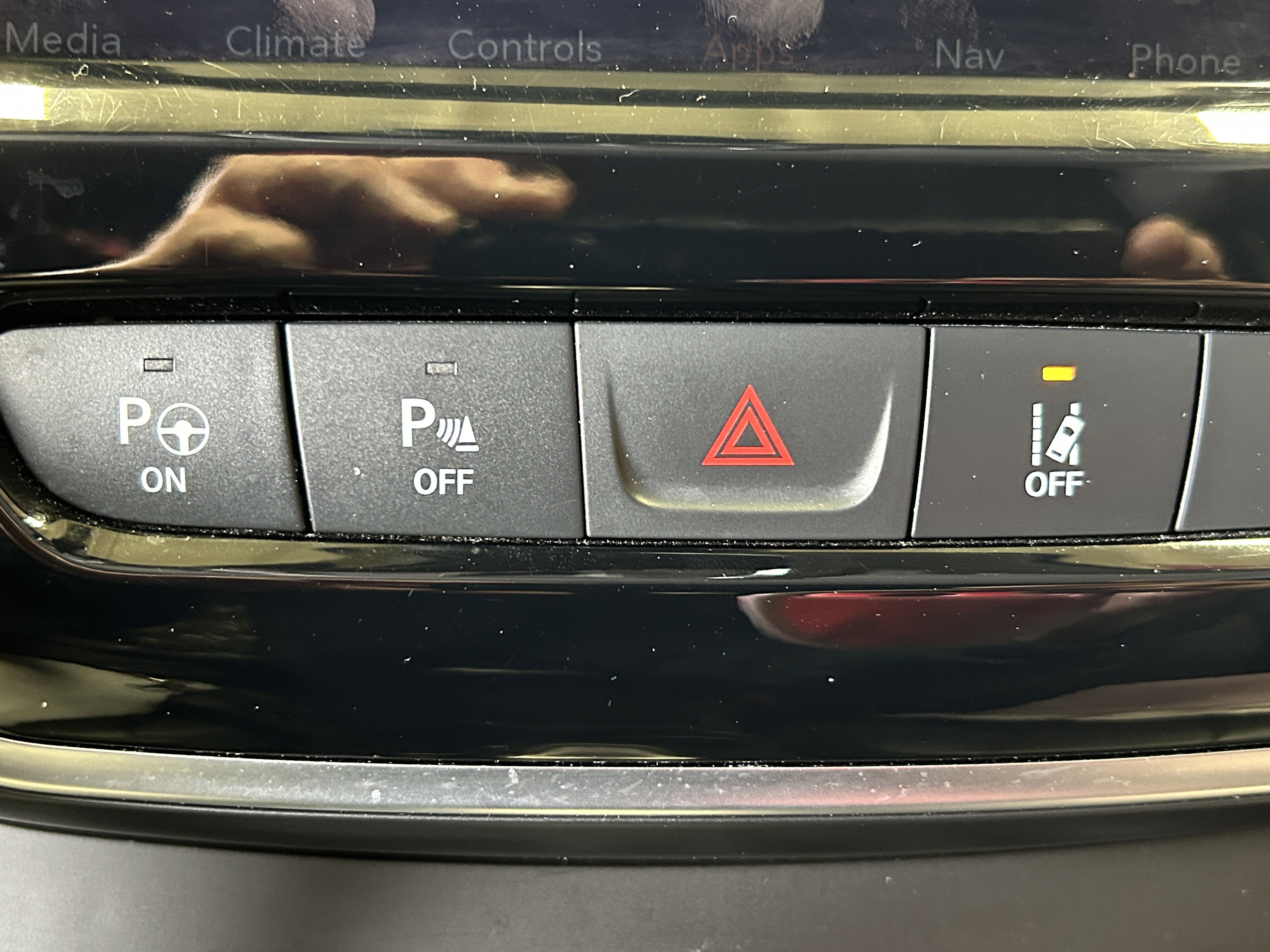 Used 2019 Jeep Cherokee Limited w/ Luxury Group image 31