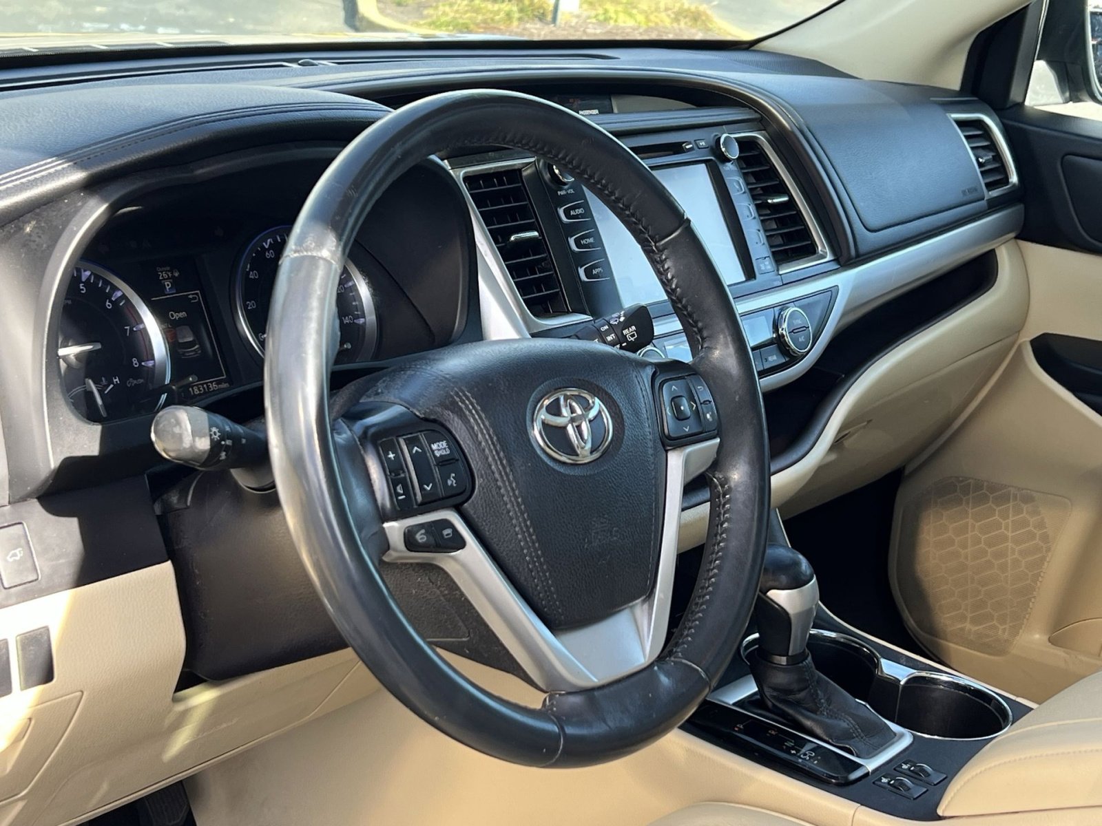 Used 2016 Toyota Highlander XLE image 17