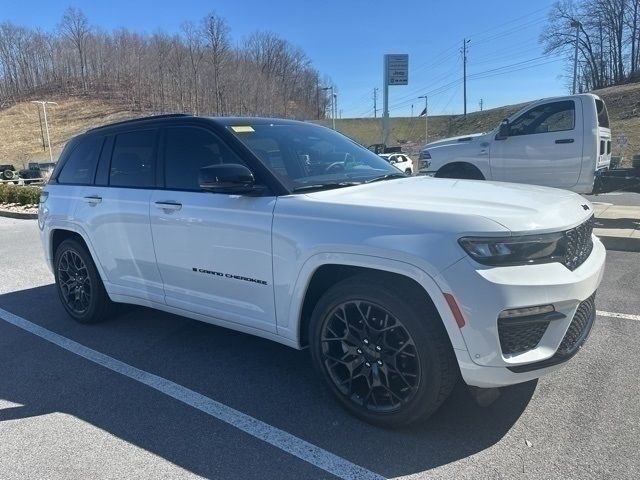 Used 2025 Jeep Grand Cherokee Summit image 37