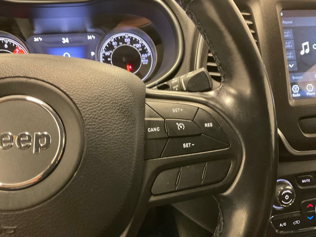 Used 2019 Jeep Cherokee Trailhawk w/ Cold Weather Group AWD/4WD image 24