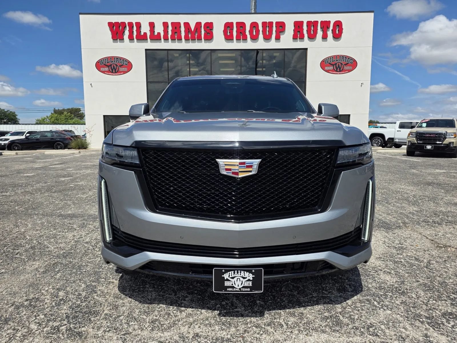 Used 2023 Cadillac Escalade ESV Sport Platinum AWD/4WD image 2