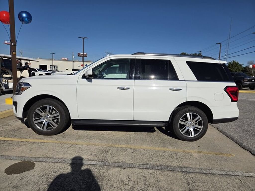 Used 2024 Ford Expedition Limited RWD image 2
