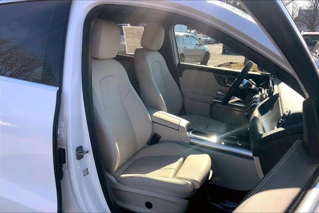 Used 2025 Mercedes-Benz GLA 250 4MATIC image 7