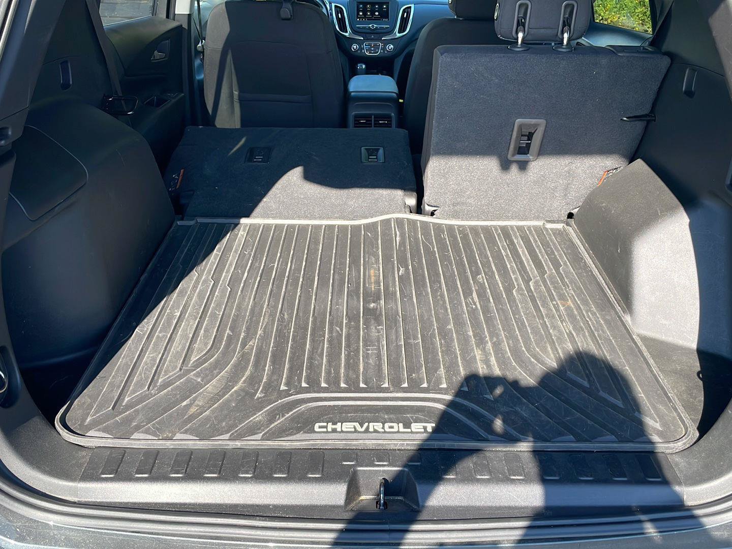 Used 2019 Chevrolet Equinox LT w/ Driver Convenience Package AWD/4WD image 12