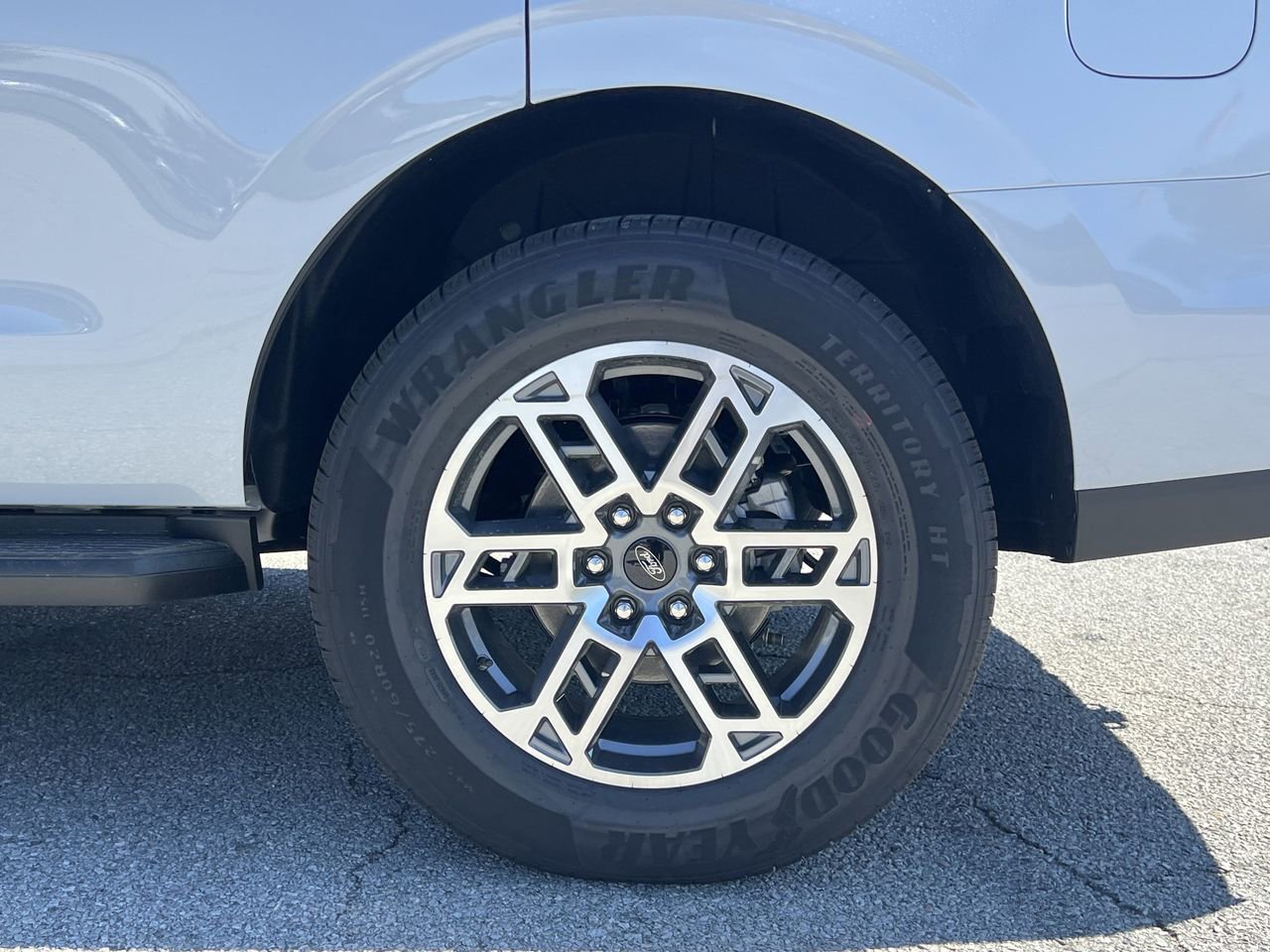 New 2026 Ford Expedition Active image 28