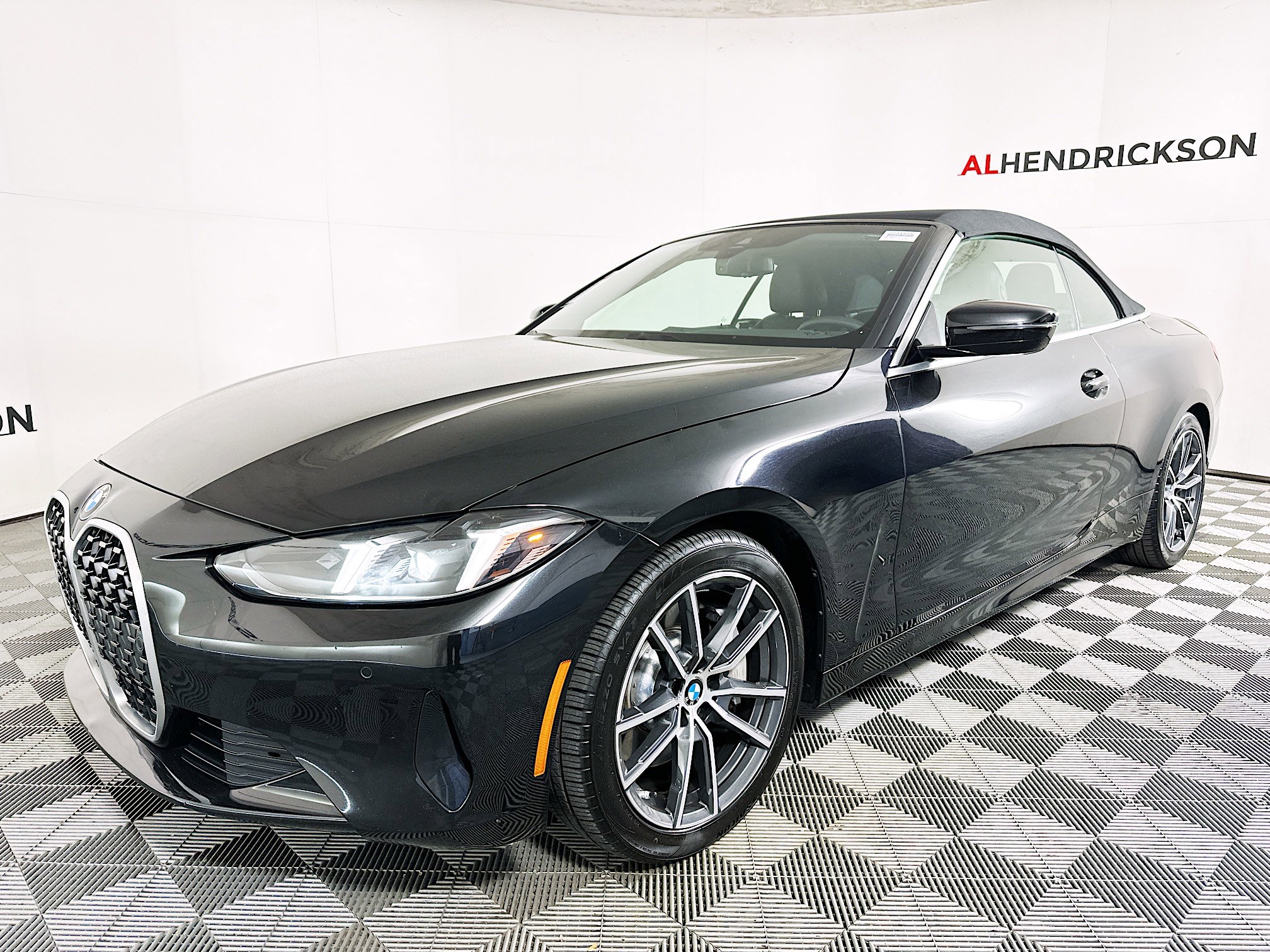 Used 2025 BMW 430i Convertible w/ Premium Package image 7