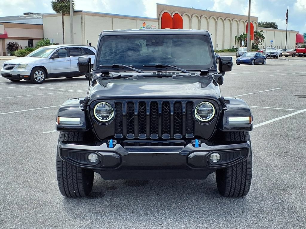 Used 2021 Jeep Wrangler Unlimited Sahara AWD/4WD image 2