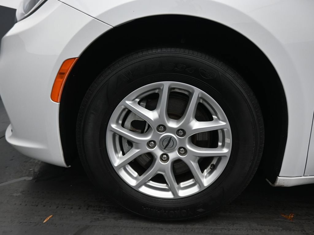 Used 2022 Chrysler Pacifica Touring-L image 68