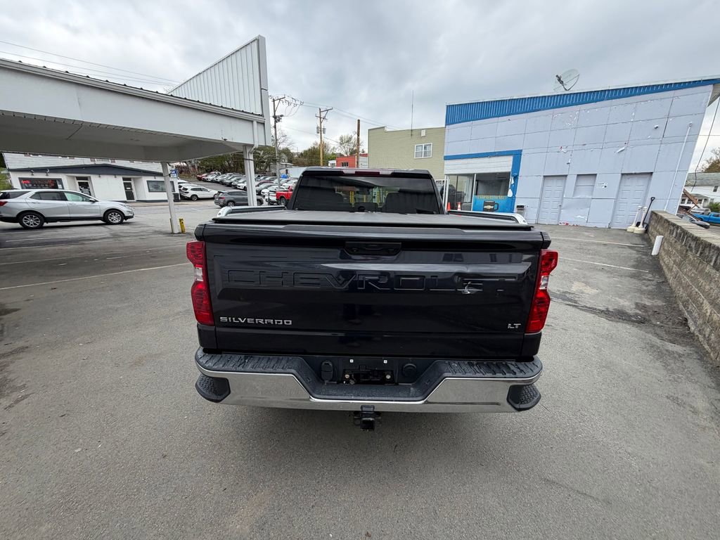 Used 2023 Chevrolet Silverado 1500 LT AWD/4WD image 4