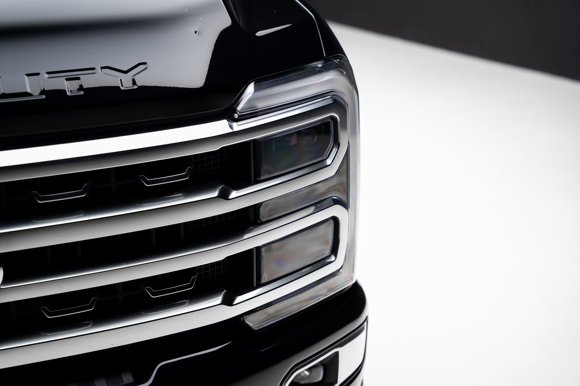 Used 2024 Ford F250 Platinum w/ Tremor Off-Road Package image 11