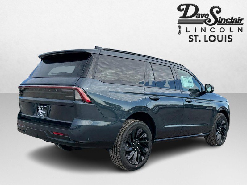 New 2025 Lincoln Navigator Reserve image 5