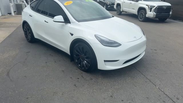Used 2025 Tesla Model Y Performance AWD/4WD image 2