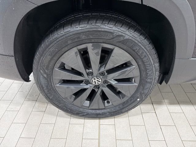 Certified 2022 Volkswagen Taos S image 28