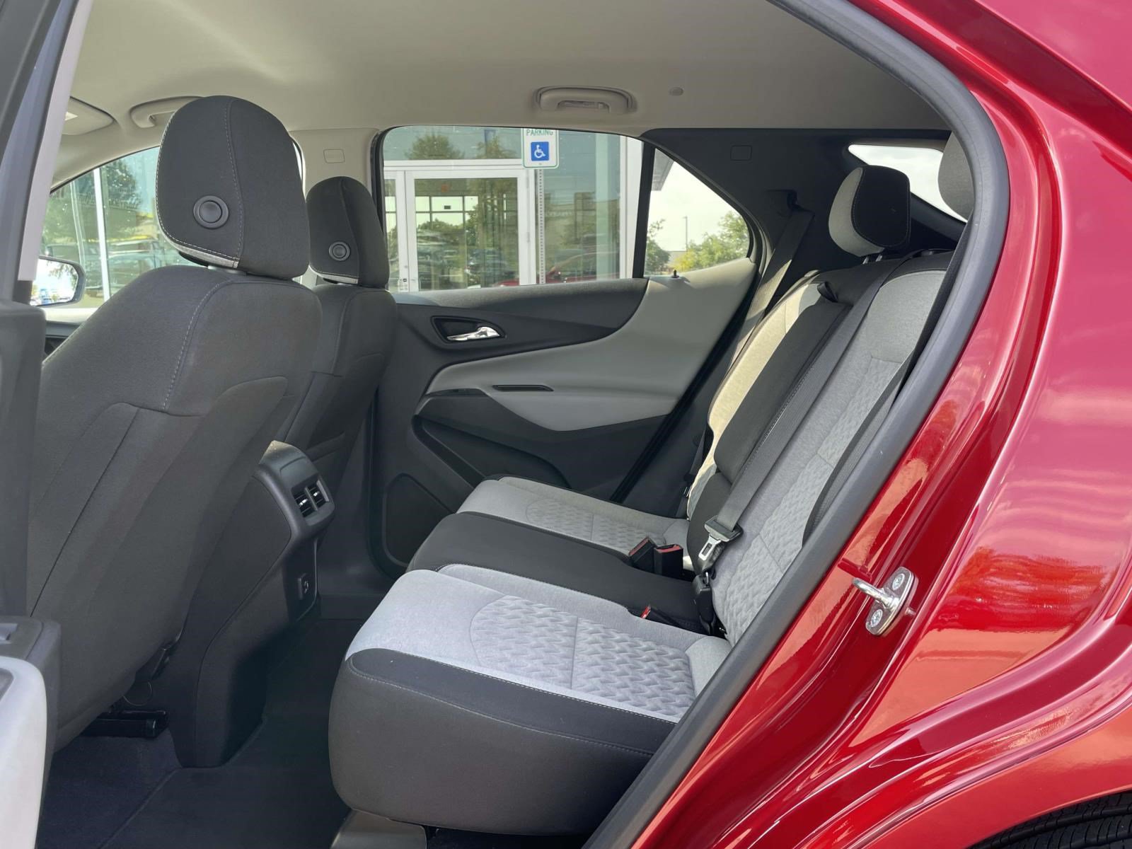 Used 2023 Chevrolet Equinox LT FWD image 11