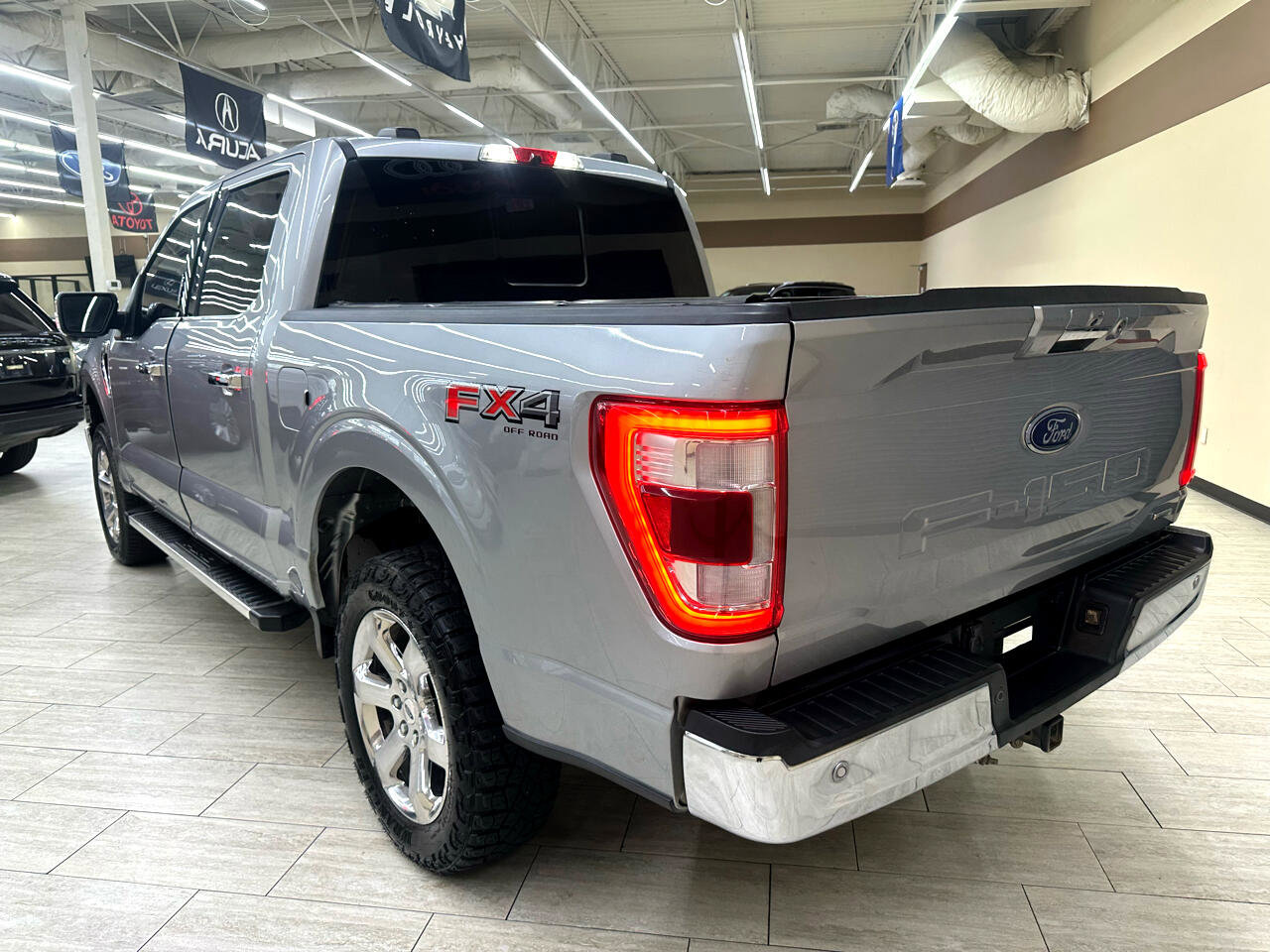 Used 2022 Ford F150 Lariat image 9