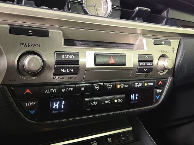 Used 2017 Lexus ES 350 w/ Luxury Package image 19