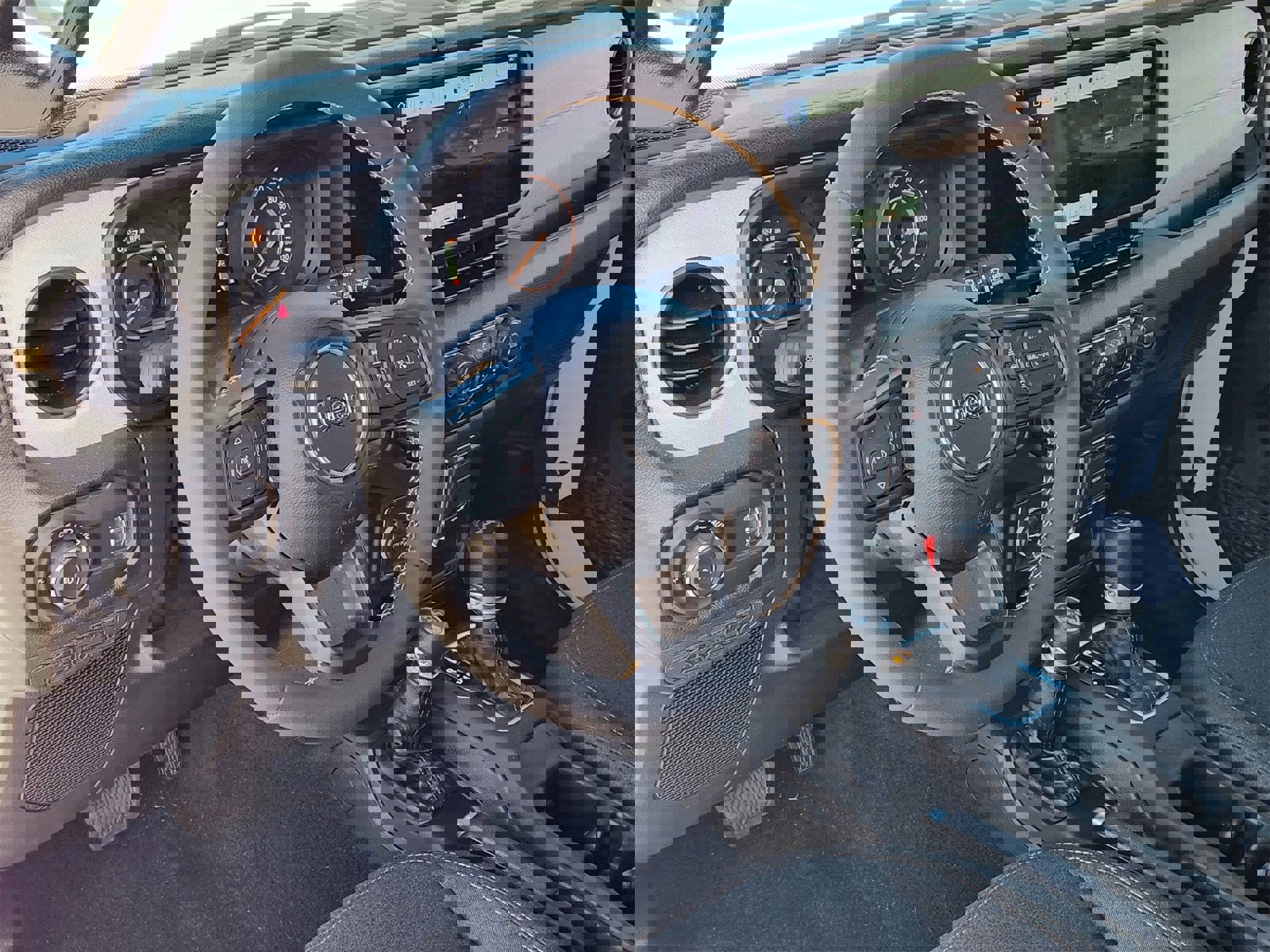 Used 2024 Jeep Wrangler Sport image 33