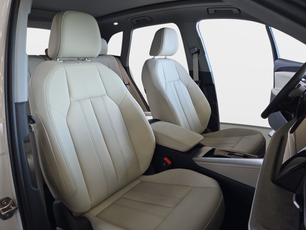 Certified 2025 Audi Q5 Premium AWD/4WD image 10